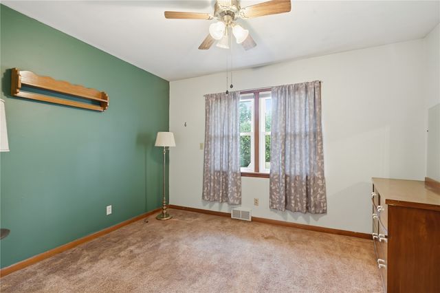 1606 Maplewood Drive NE, Cedar Rapids, IA 52402