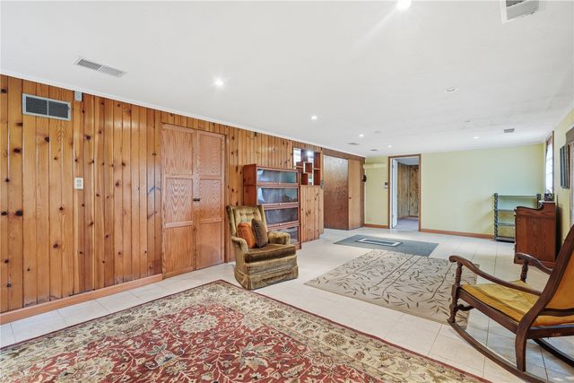 1606 Maplewood Drive NE, Cedar Rapids, IA 52402