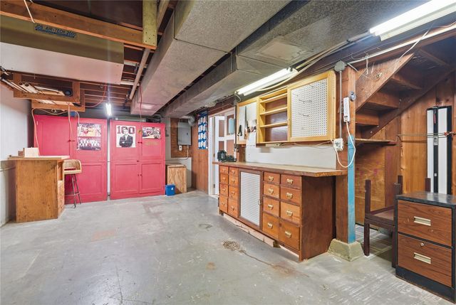 1606 Maplewood Drive NE, Cedar Rapids, IA 52402