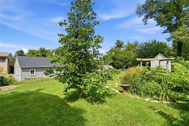 1606 Maplewood Drive NE, Cedar Rapids, IA 52402