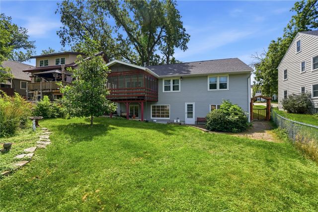 1606 Maplewood Drive NE, Cedar Rapids, IA 52402