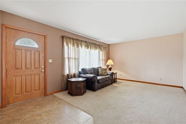 1606 Maplewood Drive NE, Cedar Rapids, IA 52402