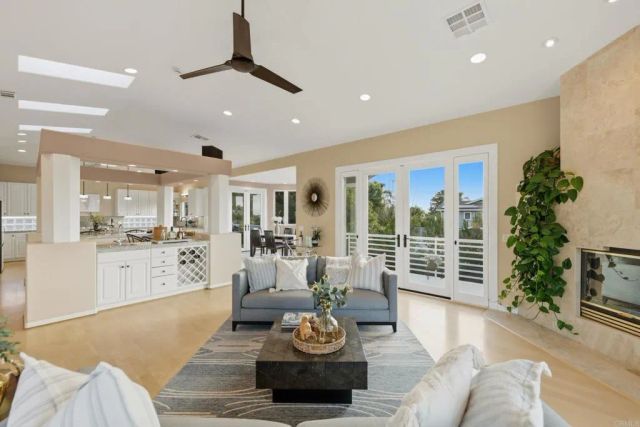 398 Andrew Avenue, Encinitas, CA 92024