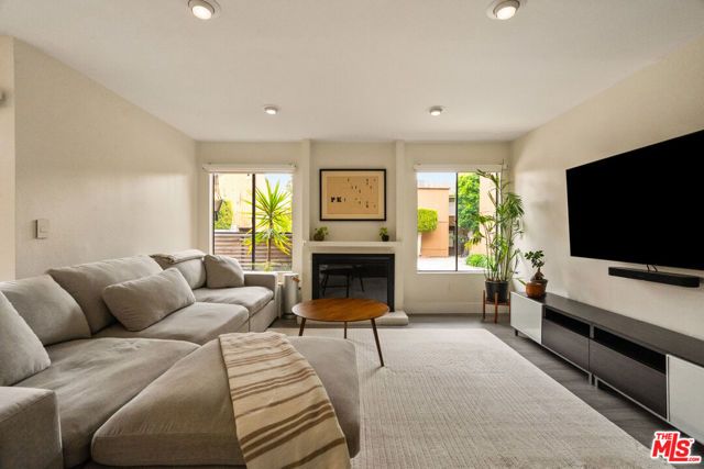 100 Hurlbut Street 12, Pasadena, CA 91105