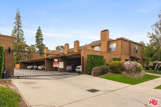 100 Hurlbut Street 12, Pasadena, CA 91105