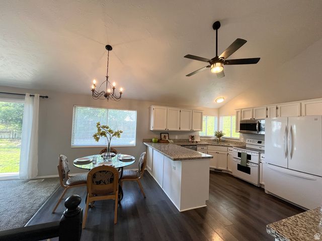 1317 E KNOLLWOOD DR, Sandy, UT 84092