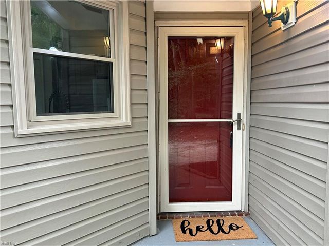 105 Knoll CRST, Yorktown, VA 23692