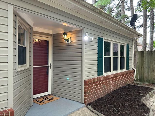 105 Knoll CRST, Yorktown, VA 23692