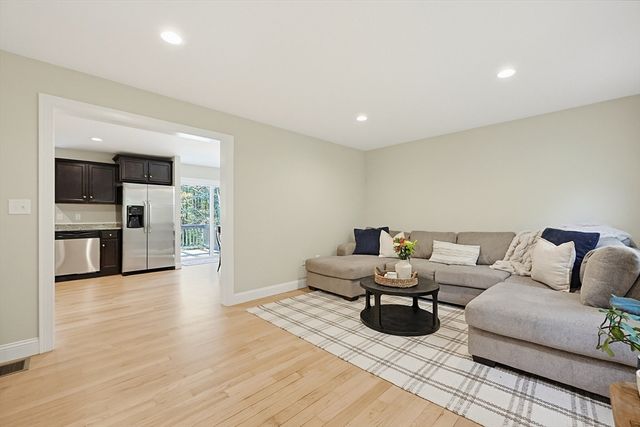 230 Old Center St, Middleboro, MA 02346
