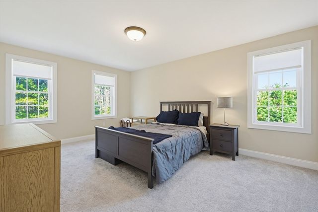 230 Old Center St, Middleboro, MA 02346