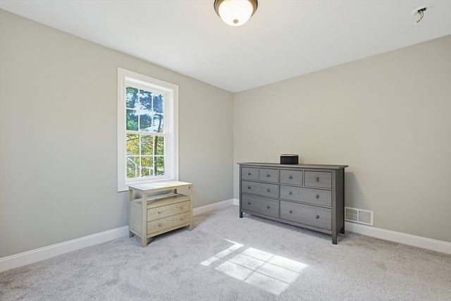 230 Old Center St, Middleboro, MA 02346