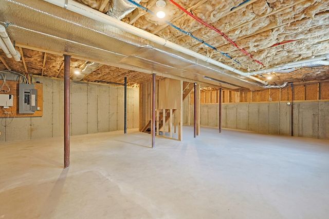 230 Old Center St, Middleboro, MA 02346