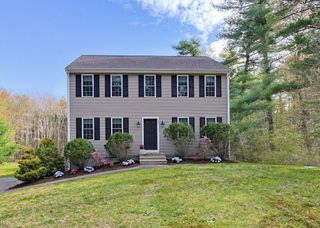 230 Old Center St, Middleboro, MA 02346