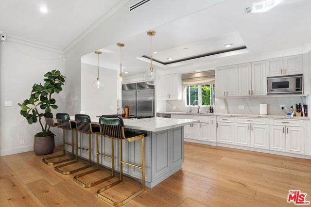 2120 San Ysidro Drive, Beverly Hills, CA 90210