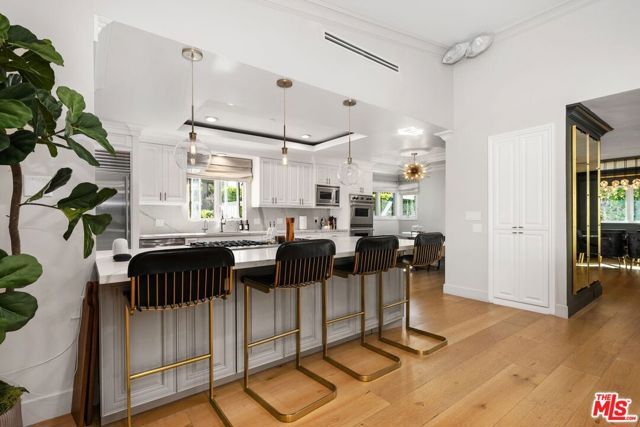 2120 San Ysidro Drive, Beverly Hills, CA 90210