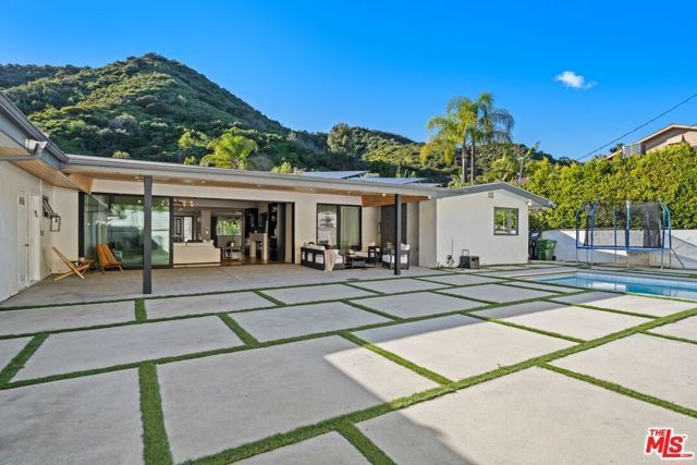 2120 San Ysidro Drive, Beverly Hills, CA 90210