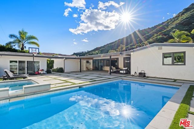 2120 San Ysidro Drive, Beverly Hills, CA 90210