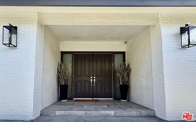 2120 San Ysidro Drive, Beverly Hills, CA 90210