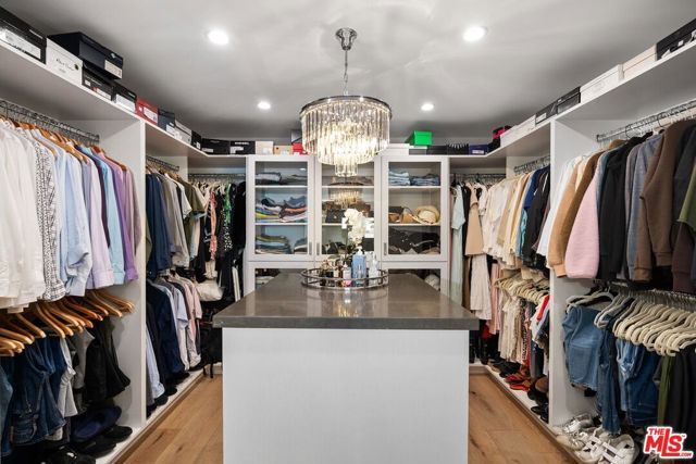 2120 San Ysidro Drive, Beverly Hills, CA 90210