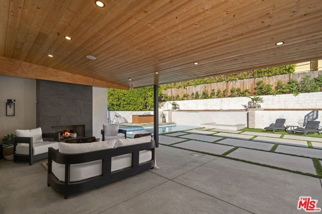 2120 San Ysidro Drive, Beverly Hills, CA 90210