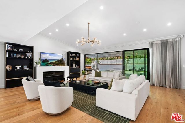 2120 San Ysidro Drive, Beverly Hills, CA 90210