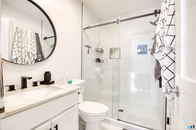 60 Lawn Avenue APT 20, Stamford, CT 06902