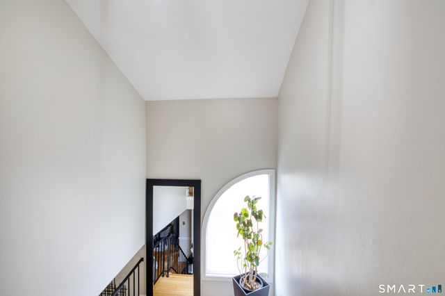 60 Lawn Avenue APT 20, Stamford, CT 06902