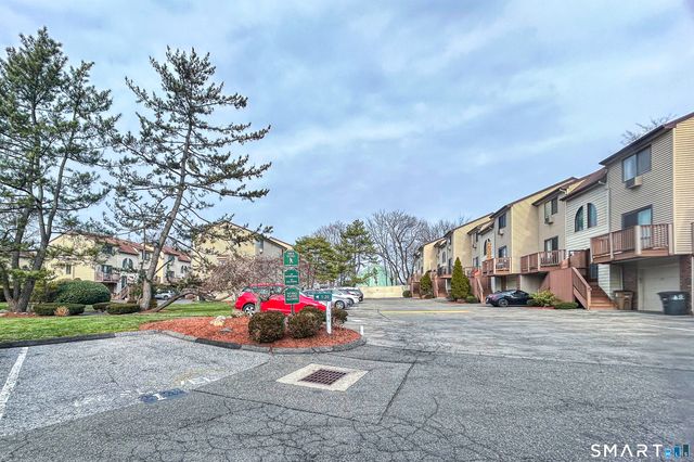 60 Lawn Avenue APT 20, Stamford, CT 06902