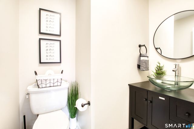 60 Lawn Avenue APT 20, Stamford, CT 06902