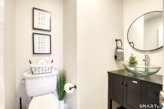 60 Lawn Avenue APT 20, Stamford, CT 06902