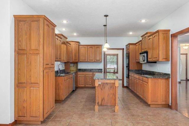 4520 English Ivy Avenue, Springfield, MO 65804