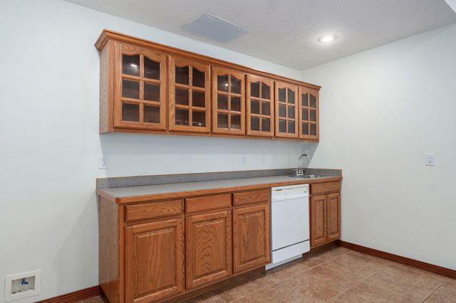 4520 English Ivy Avenue, Springfield, MO 65804