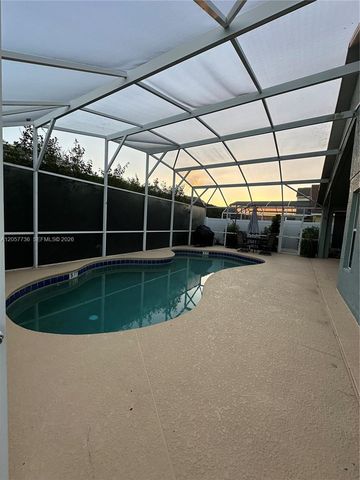 307 Fox Loop, Davenport, FL 33837