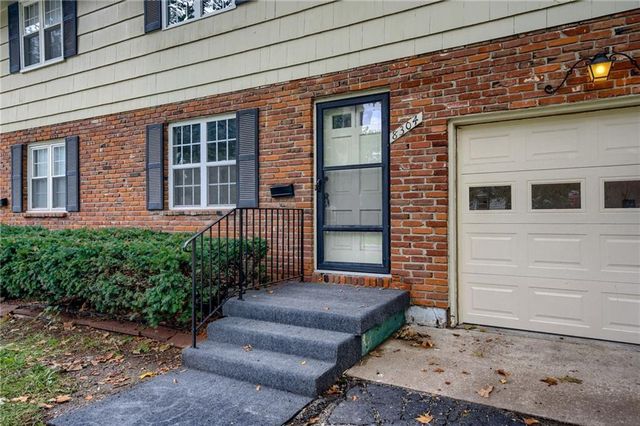 8304 Hemlock Street, Overland Park, KS 66212