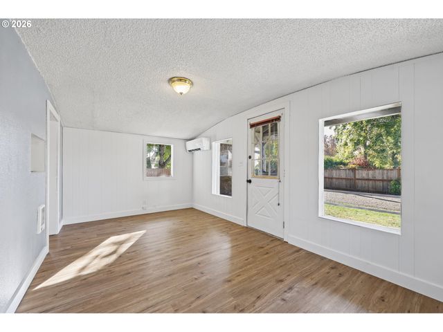 2620 G St 2, Springfield, OR 97477