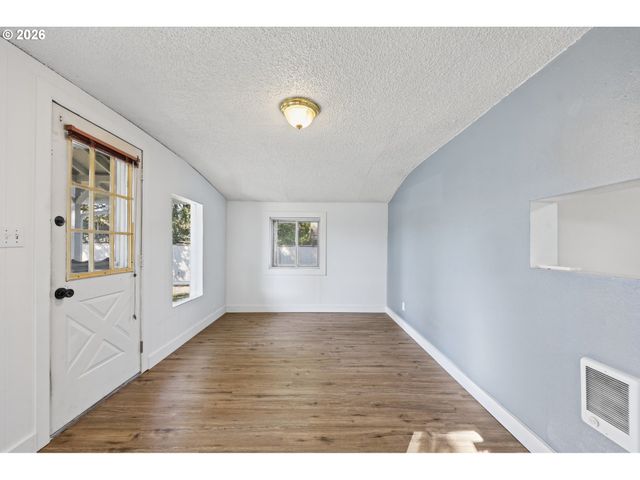 2620 G St 2, Springfield, OR 97477