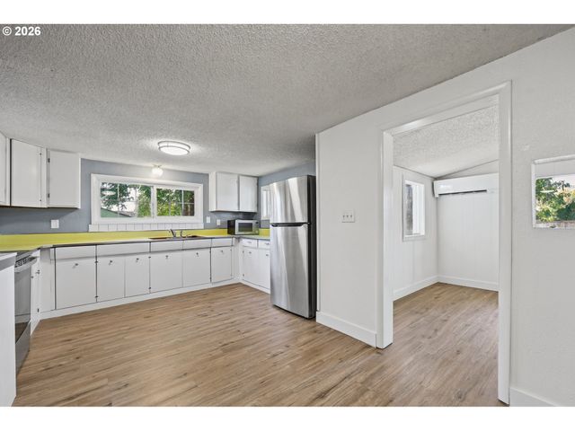 2620 G St 2, Springfield, OR 97477
