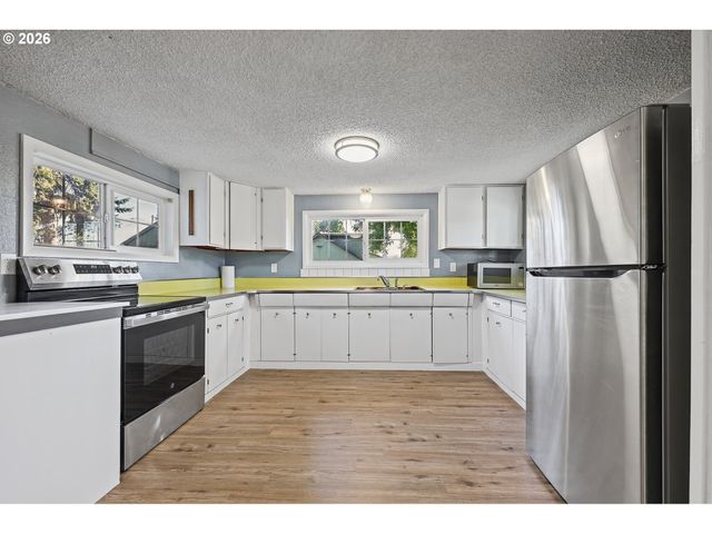2620 G St 2, Springfield, OR 97477