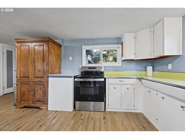 2620 G St 2, Springfield, OR 97477