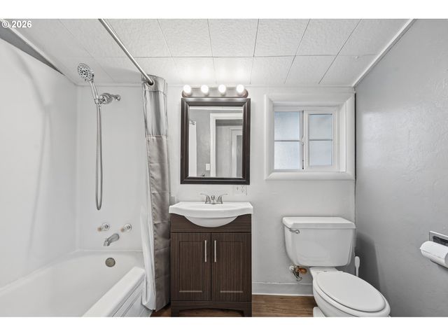 2620 G St 2, Springfield, OR 97477