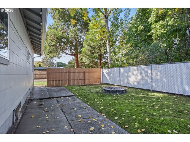 2620 G St 2, Springfield, OR 97477