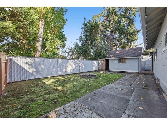 2620 G St 2, Springfield, OR 97477