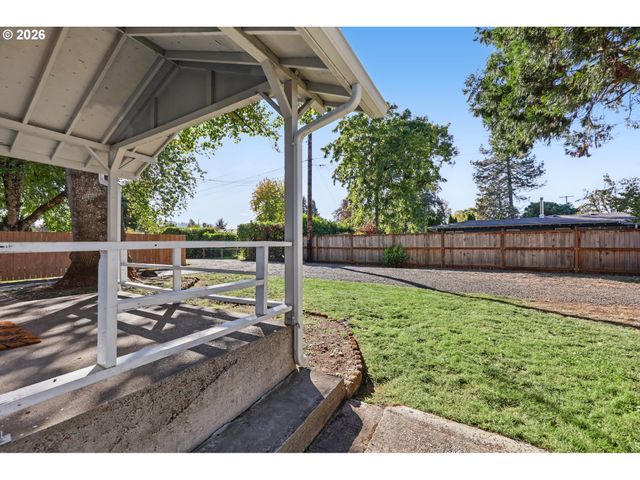 2620 G St 2, Springfield, OR 97477