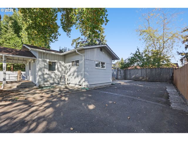 2620 G St 2, Springfield, OR 97477