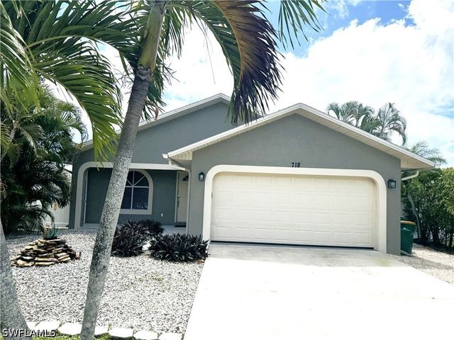 718 95th AVE N, Naples, FL 34108