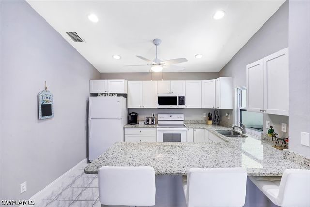 718 95th AVE N, Naples, FL 34108