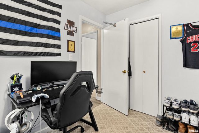 660 N 9TH Avenue, Canton, IL 61520