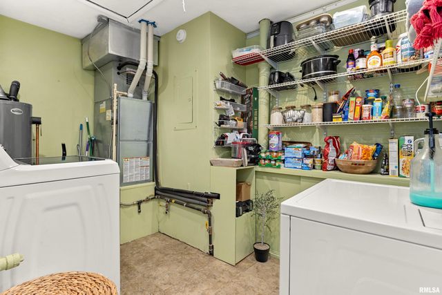 660 N 9TH Avenue, Canton, IL 61520