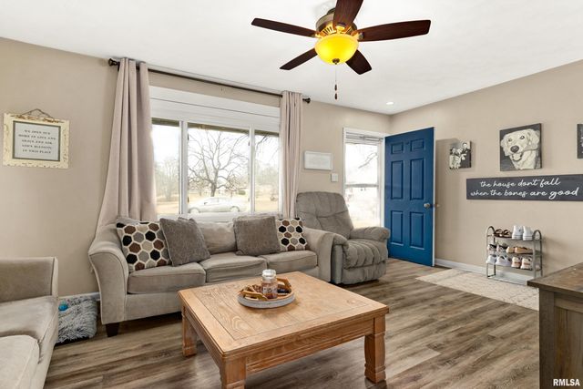 660 N 9TH Avenue, Canton, IL 61520