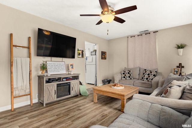 660 N 9TH Avenue, Canton, IL 61520